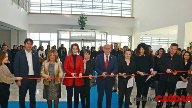 Uşak Üniversitesi'nde 'Uluslararası Anı Para Tasarımları Sergisi'