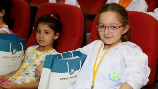 Üstün yetenekli çocuklar üniversite ile tanışıyor
