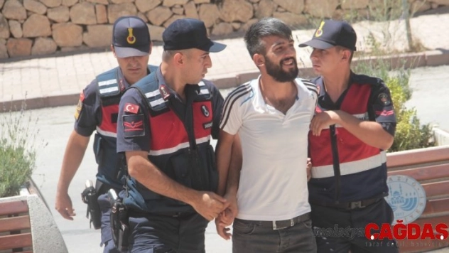 Üvey  annesini öldüren cezaevi firarisi yakalandı