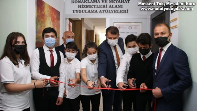 Uygulama atölyelerinin açılışı gerçekleştirildi