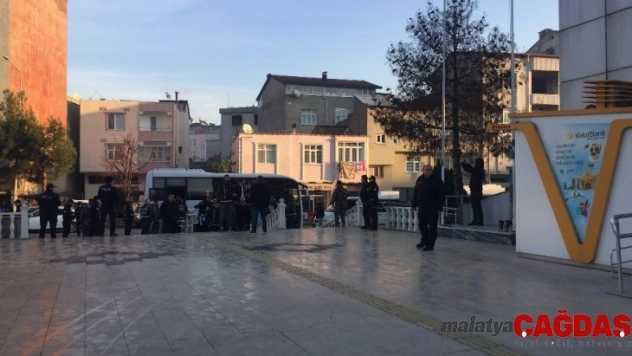 Uyuşturucu operasyonu şüphelisi 20 zanlı adliyede