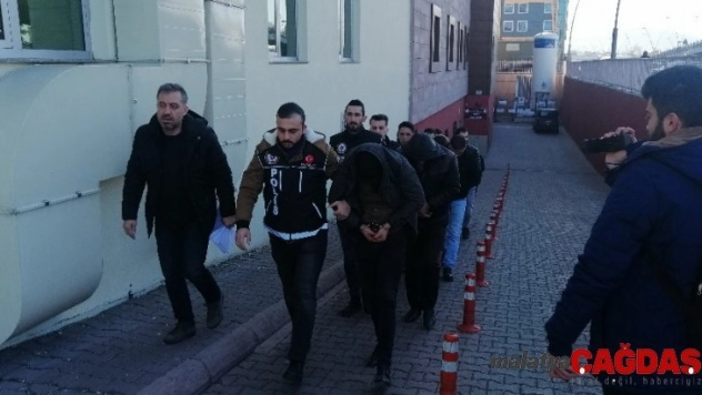 Uyuşturucu operasyonunda gözaltına alınan 8 kişi adliyeye sevk edildi