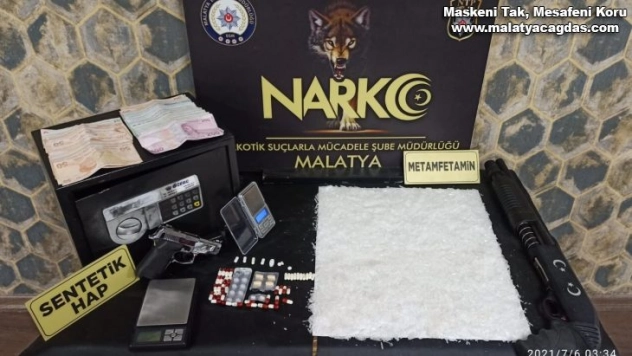 Uyuşturucu satıcılarına operasyon 4 gözaltı