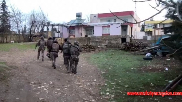 Uyuşturucu tacirlerine şafak operasyonu