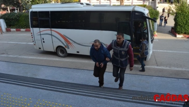 Uyuşturucu zanlıları adliyede