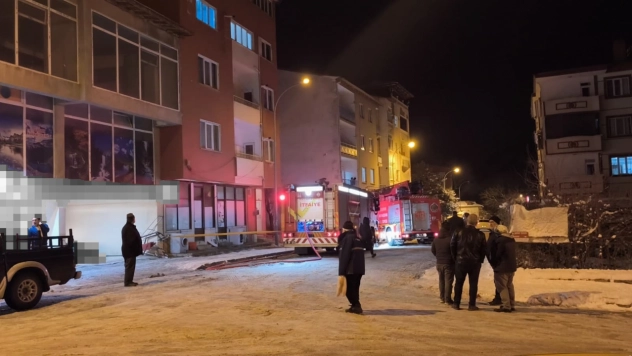 Uzundere'de çatı katı yangını korkuttu