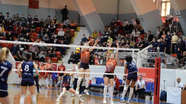 Vakıfbank maçı covid nedeniyle ertelendi