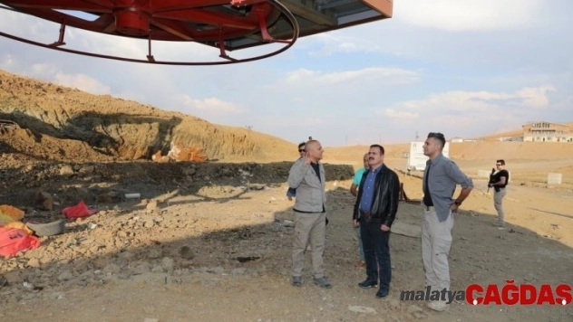 Vali Akbıyık, 2500 rakımlı kayak merkezinde incelemelerde bulundu