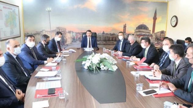 Vali Ayhan, Eğitim Olmazsa Olmazımız