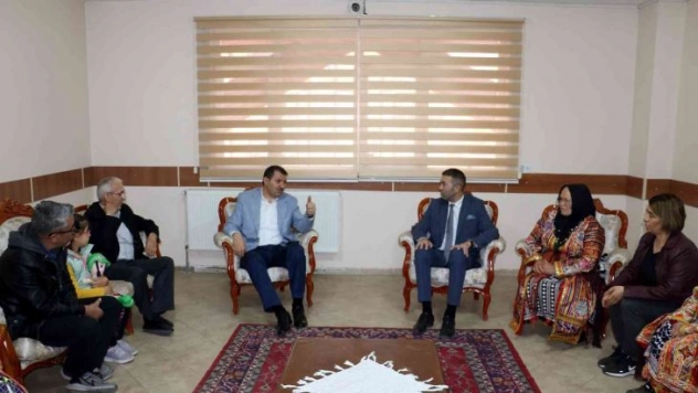 Vali Ayhan: 'Sivas'ta cemevlerinden gelen taleplerin yüzde 66'sı karşılandı'