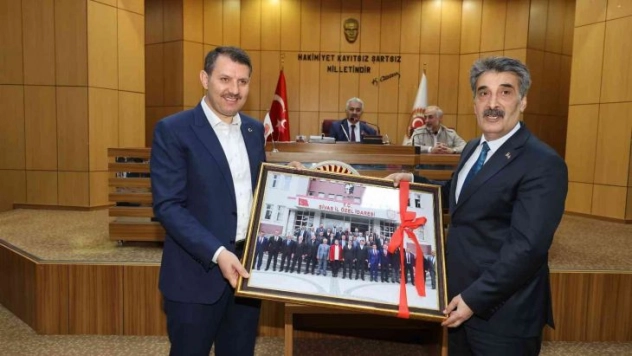 Vali Ayhan, İl Genel Meclisine veda etti