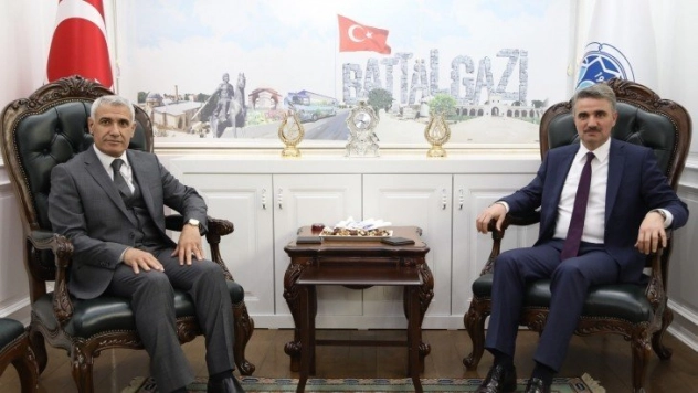 Vali Baruş, Başkan Güder'e 'Hayırlı Olsun' ziyareti