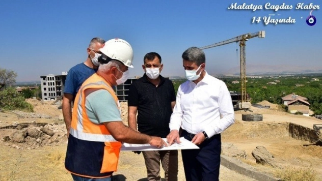 Vali Baruş, deprem konutlarını inceledi