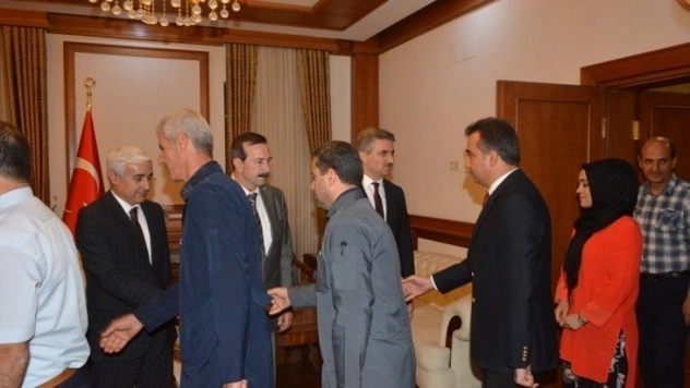 Vali Baruş, Personeli İle Bayramlaştı