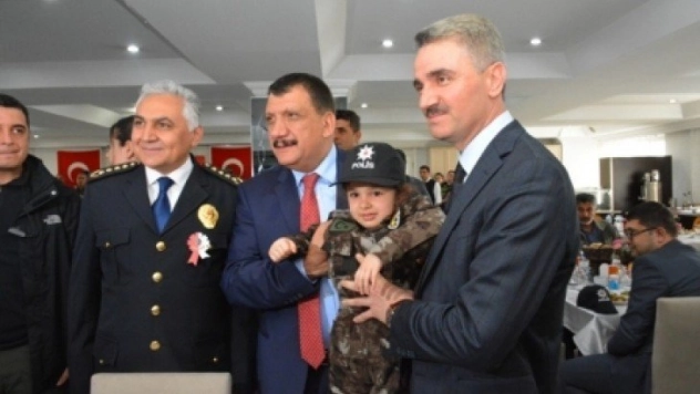 Vali Baruş, Şehit Aileleri ve Gaziler Onuruna Düzenlenen Programa Katıldı