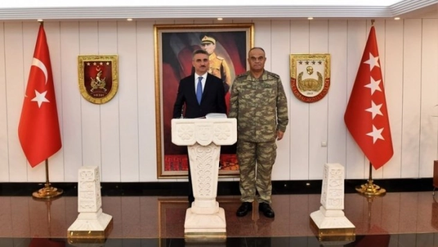 Vali Baruş'tan 2. Ordu Komutanlığına ziyaret