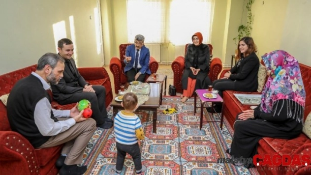 Vali Bilmez'den Pakistanlı aileye ziyaret
