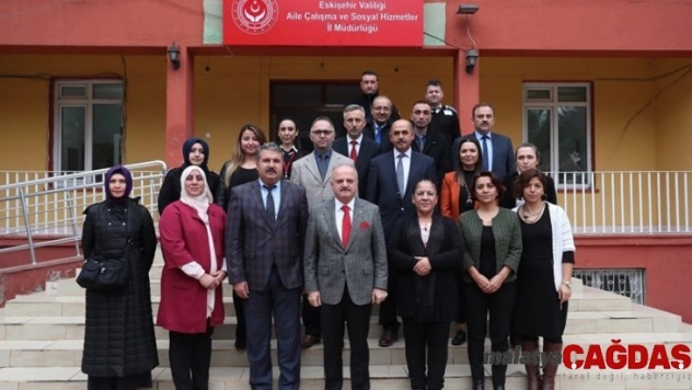 Vali Çakacak, Aile, Çalışma Sosyal Politikalar İl Müdürlüğünü ziyaret etti