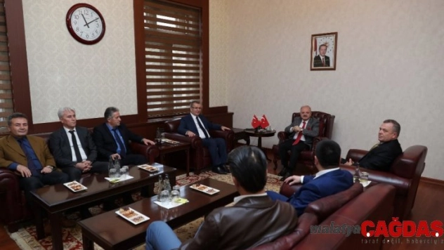 Vali Çakacak, HAKSEN Genel Başkanı Çivi'yi kabul etti