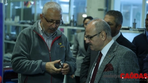 Vali Çakacak, rulman teknoloji üretim tesislerini ziyaret etti