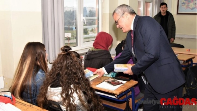 Vali Deniz, Manisa'daki eğitim kurumlarını inceledi