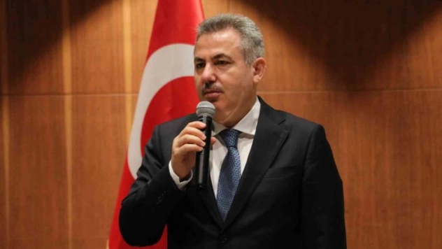 Vali Elban, gazetecilerle buluştu