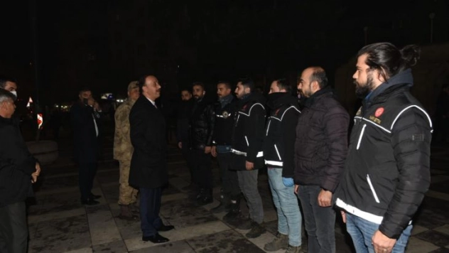 Vali Erin  polis ve vatandaşlarla bir araya geldi