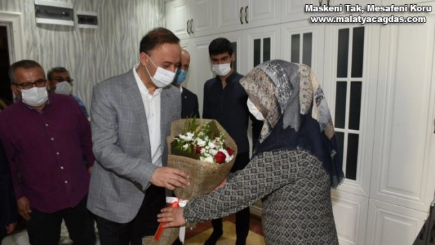 Vali Erin'den Anneler Günü ziyareti