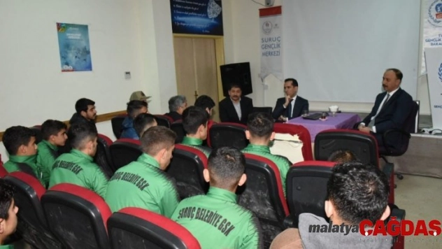 Vali Erin Suruç Hokey Takımı oyuncularıyla buluştu