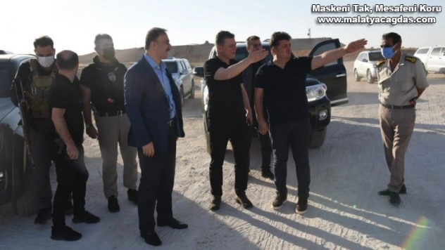 Vali Erin, Telabyad'da çocukları sevindirdi