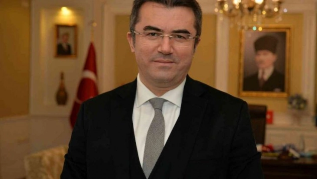 Vali Memiş: 'Ailemizin, temel taşı kadınlarımızın, 8 Mart Dünya Kadınlar Günü kutlu olsun'