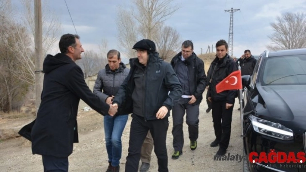 Vali Memiş, Sanatçı Arif Sağ'ı arayarak sağlık durumu hakkında bilgi aldı