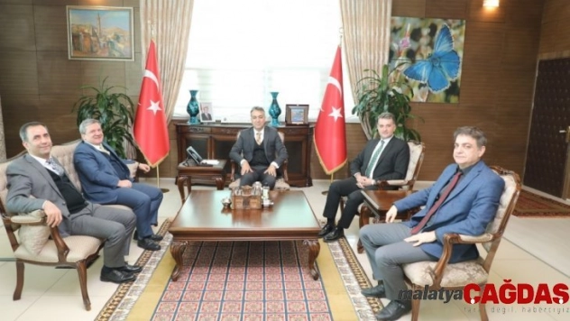 Vali Oktay Çağatay, VEDAŞ Genel Müdürü Sami Kovancı'yı makamında ağırladı