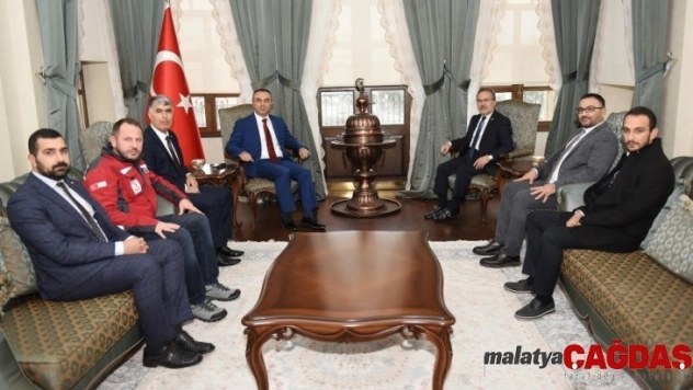 Vali Soytürk Kızılay Genel Başkan Vekili ile bir araya geldi