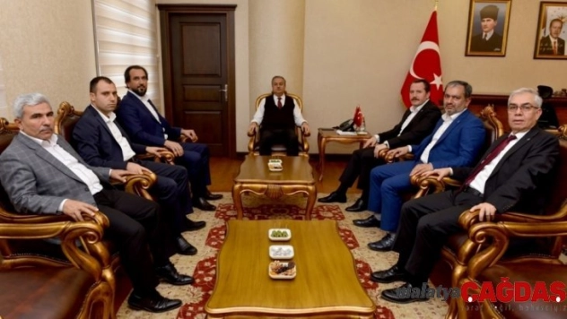 Vali Su, Memur-Sen Genel Başkanı Yalçın'ı kabul etti