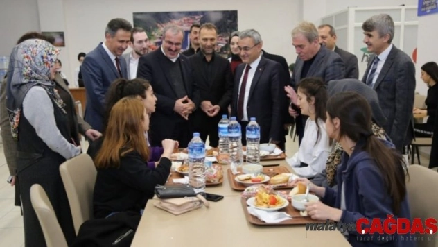 Vali Toraman: 'Çok yönlü gelişim öğrenciye artı bir değer katar'