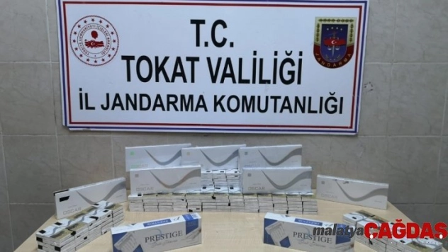 Valizinden 390 paket kaçak sigara çıktı