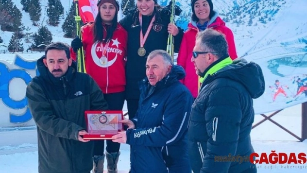 Van Büyükşehir Belediyesi milli takıma sporcu gönderdi