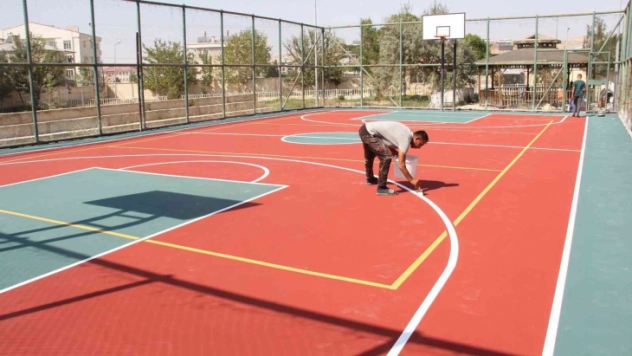 Van Büyükşehir Belediyesinden 125 okula spor sahası