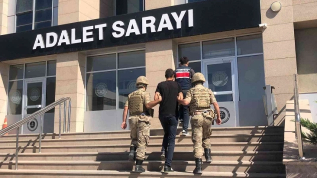 Van'da 14 yıl 10 gün kesinleşmiş hapis cezası olan şahıs İran'a kaçarken yakalandı