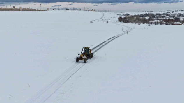 Van'da 283 yerleşim yerinin yolu kapandı