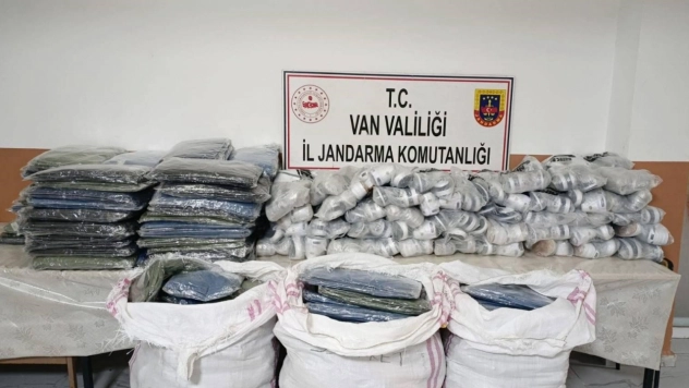 Van'da 4,1 milyon TL değerinde kaçak eşya ele geçirildi