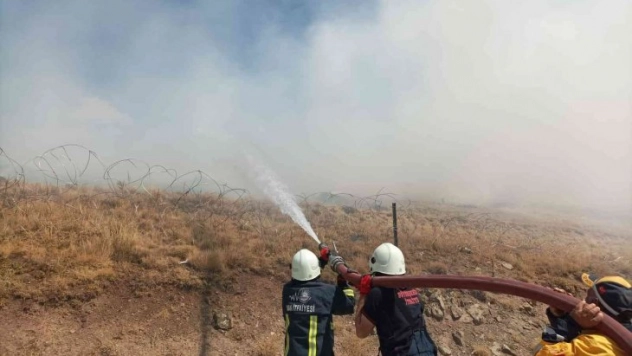 Van'da anız yangını