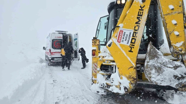 Sağlık ve belediye ekipleri alarma geçti