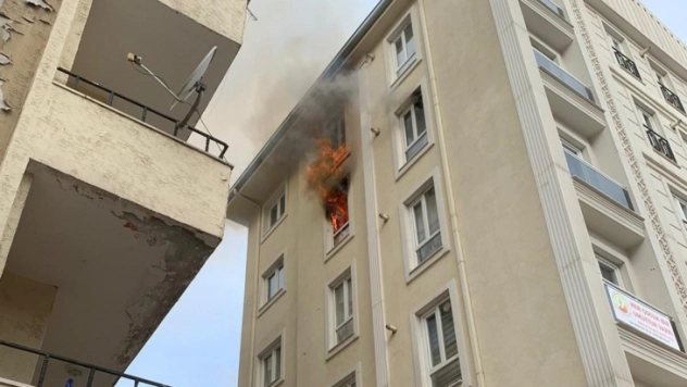 Van'da korkutan ev yangını