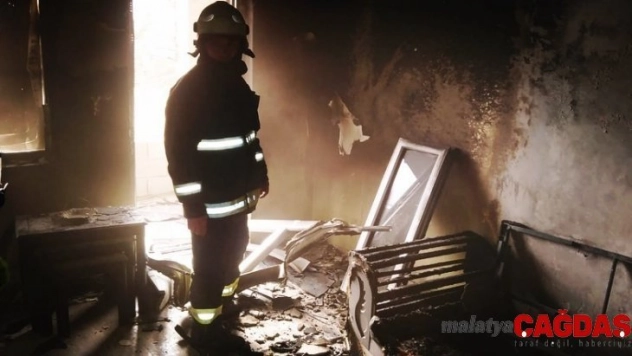 Van'da meydana gelen 4 ayrı yangına itfaiye ekipleri müdahale etti