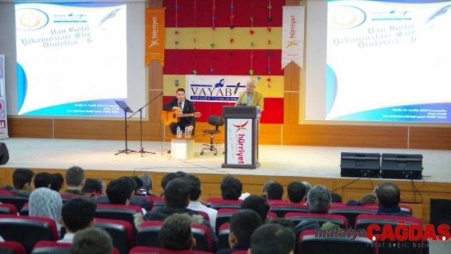 Van'da şiir ve müzik dinletisi