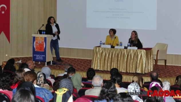 Van YYÜ'de 'Kadına Yönelik Şiddet' paneli