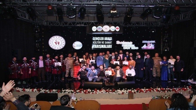 Van'da 'Kültür ve Sanat Yarışmaları' bölge finali