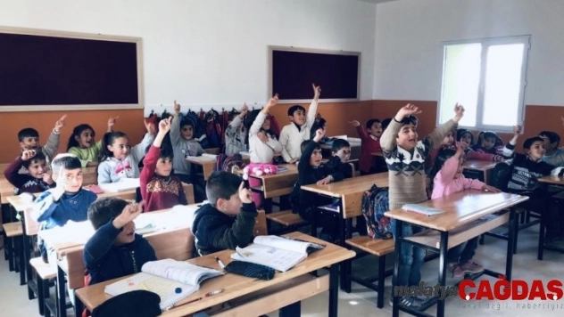 Vanlı iş adamı Kandaşoğlu'ndan eğitime anlamlı destek